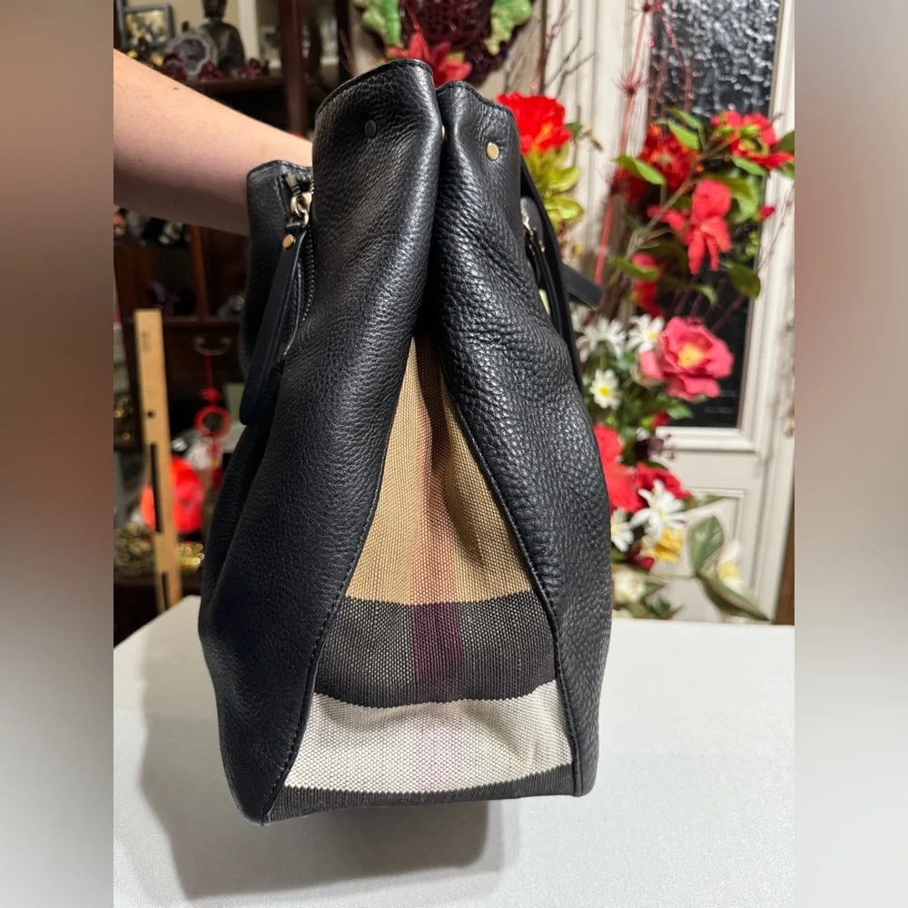 Burberry Black Pebbled Leather Hobo Shoulder Bag